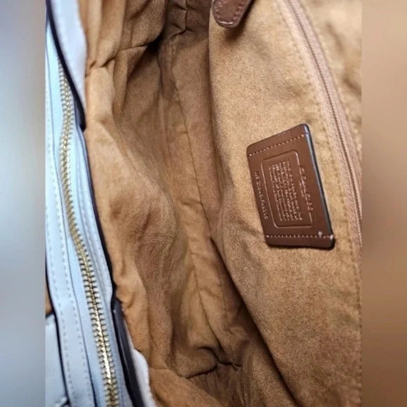 Luxury Coach Lexy Chain Shoulder Bag – White Embossed Leather Elegant Classic - Picture 8 of 9